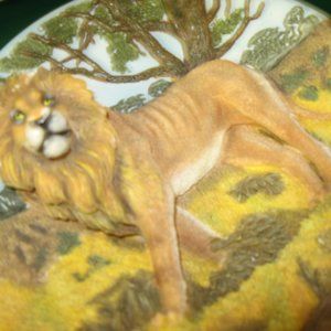 The Big Cats THE AFRICAN LION Plate